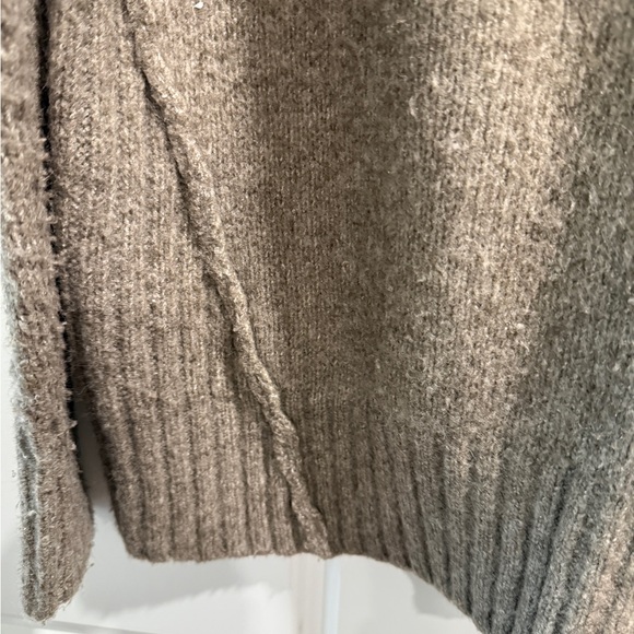Women's Oversized Earthy Wool-Blend Distressed Sweater READ - Picture 3 of 5